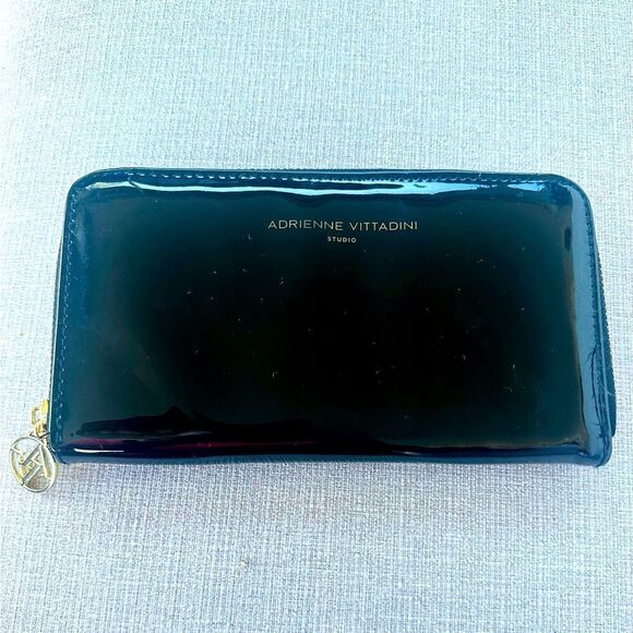 Adrienne Vittadini black patten leather, zip around wallet. - Picture 1 of 6